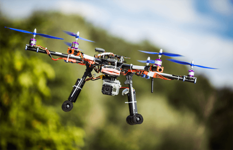 Cele mai bine cotate drone sub 300