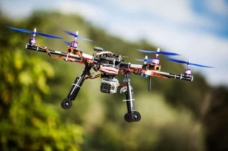 Best Drones Under 300 In 2022: Top Review For You - Staaker.com