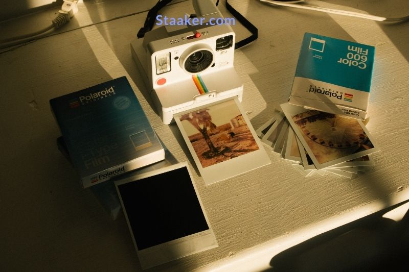 how do you use a polaroid camer